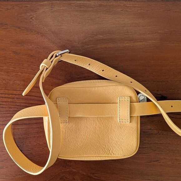 Levi's Diana Belt Waist Bag Butter Yellow Leather NWOT Hip Adjustable Fanny Pack - Picture 2 of 4